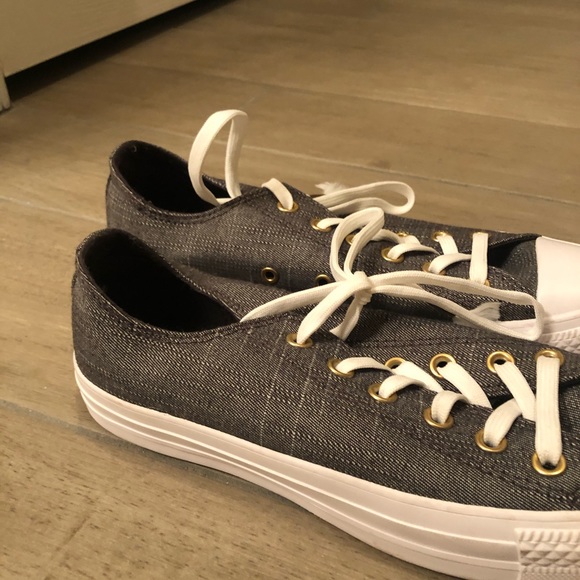 Converse - Picture 2 of 5